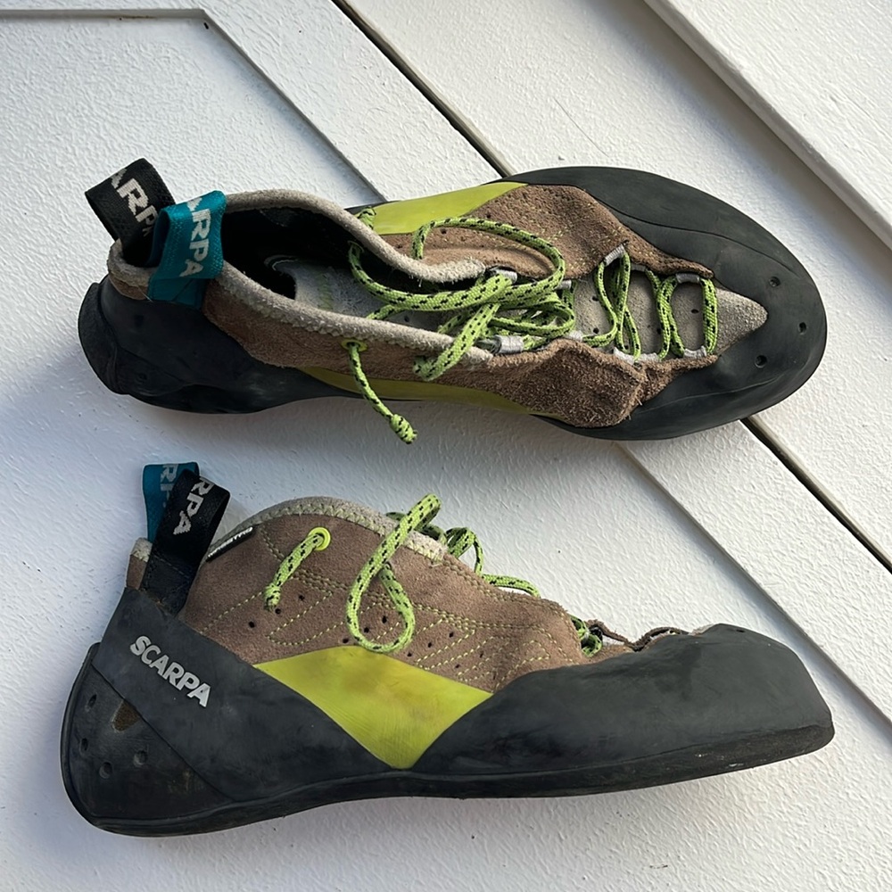 Scarpa • Men's Maestro Mid Eco Rock Climbing Shoes • Size 43 EU (10 US)